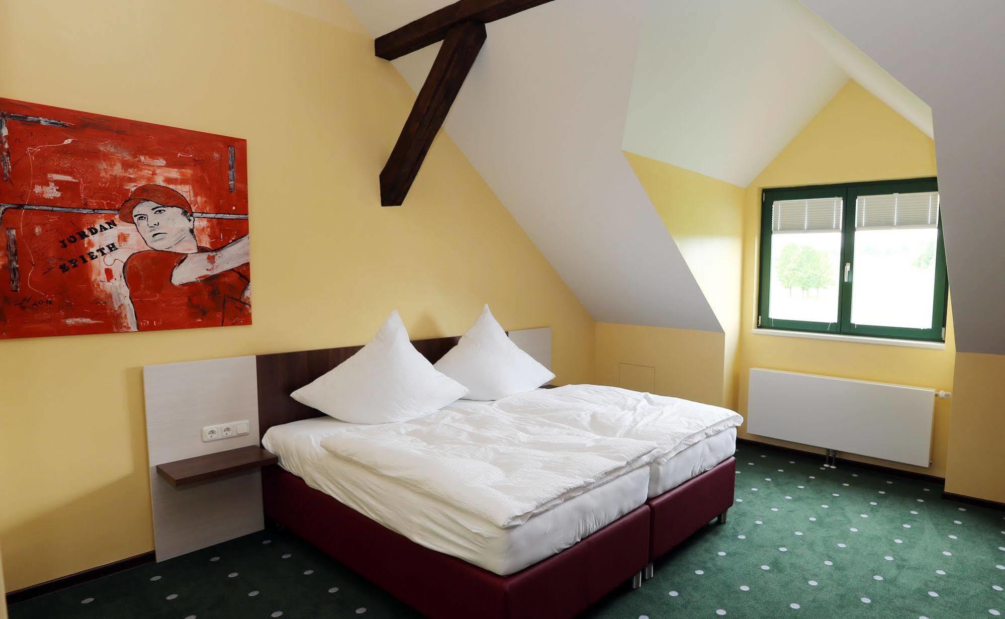 Apartments Golfpark Schlossgut Sickendorf Lauterbach Exteriér fotografie